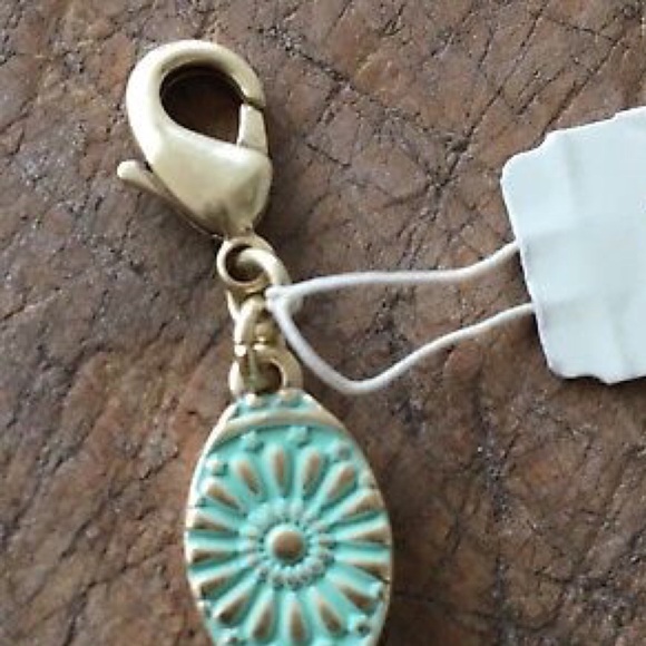 LUCKY BRAND linked medallion bracelet - Picture 6 of 6